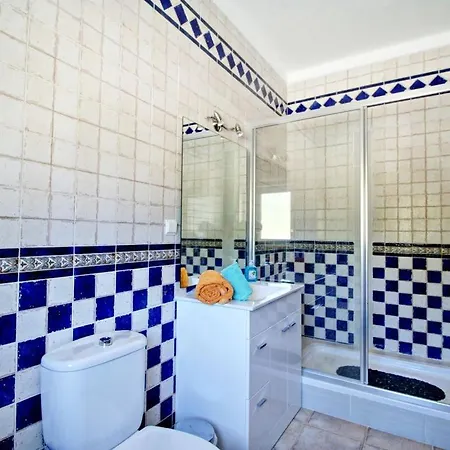 Pensión Fazenda - Country House Farm House In Portimao With 4 Bedrooms Sleeps 10 Ac