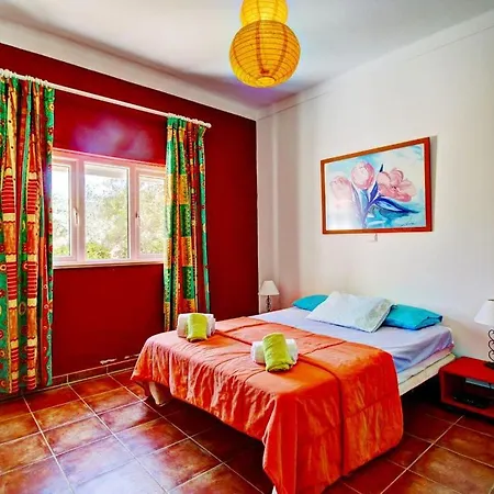 Pensión Fazenda - Country House Farm House In Portimao With 4 Bedrooms Sleeps 10 Ac