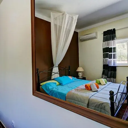 Gasthof Fazenda - Country House Farm House In Portimao With 4 Bedrooms Sleeps 10 Ac