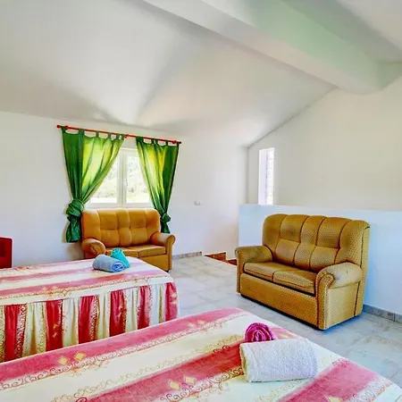 Fazenda - Country House Farm House In Portimao With 4 Bedrooms Sleeps 10 Ac Maison d'hôtes Lagos