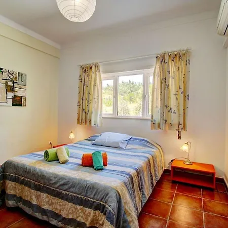 Fazenda - Country House Farm House In Portimao With 4 Bedrooms Sleeps 10 Ac