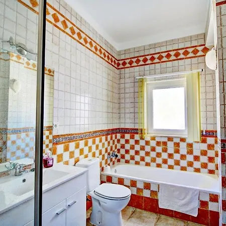 Fazenda - Country House Farm House In Portimao With 4 Bedrooms Sleeps 10 Ac